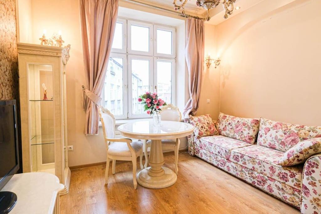 Apartment Romantic Free Parking